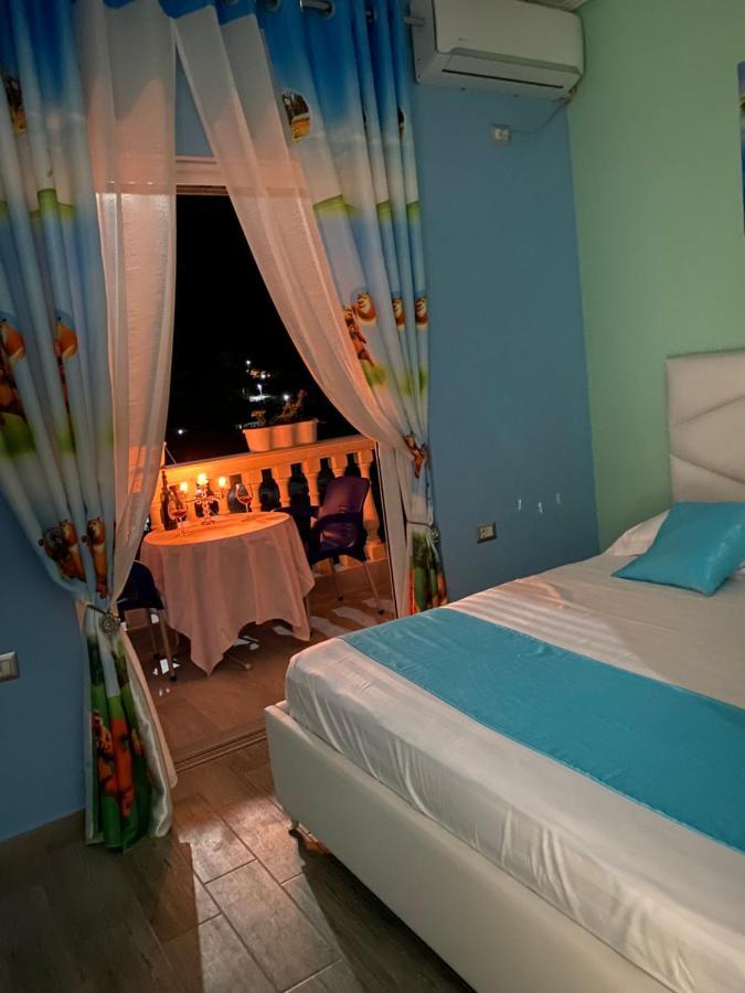 Vila Sinani Sarandë エクステリア 写真