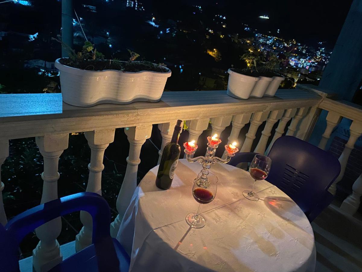 Vila Sinani Sarandë エクステリア 写真