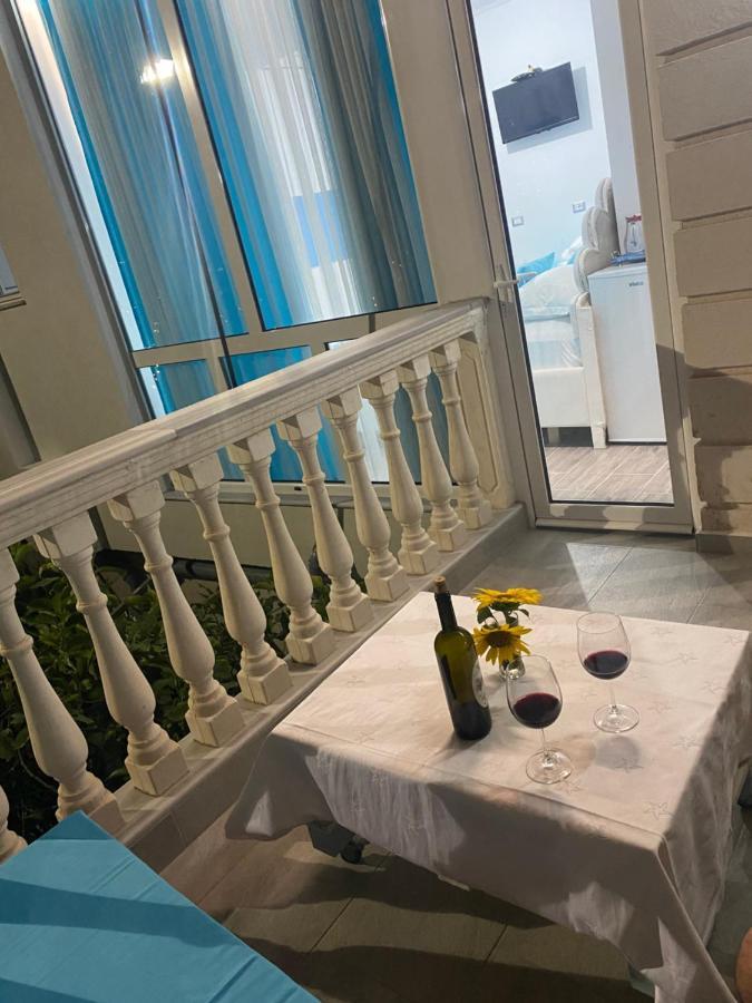 Vila Sinani Sarandë エクステリア 写真