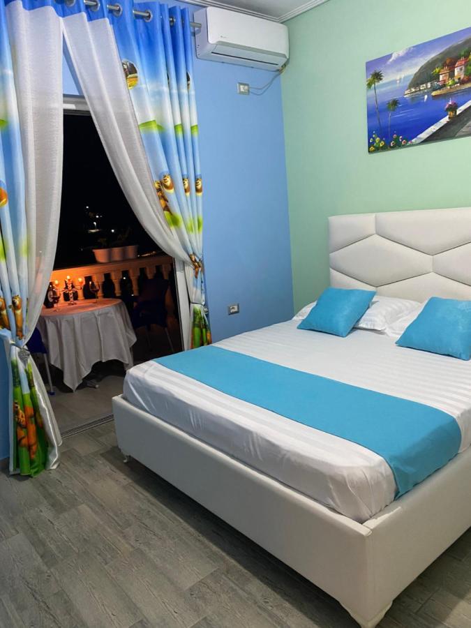 Vila Sinani Sarandë エクステリア 写真