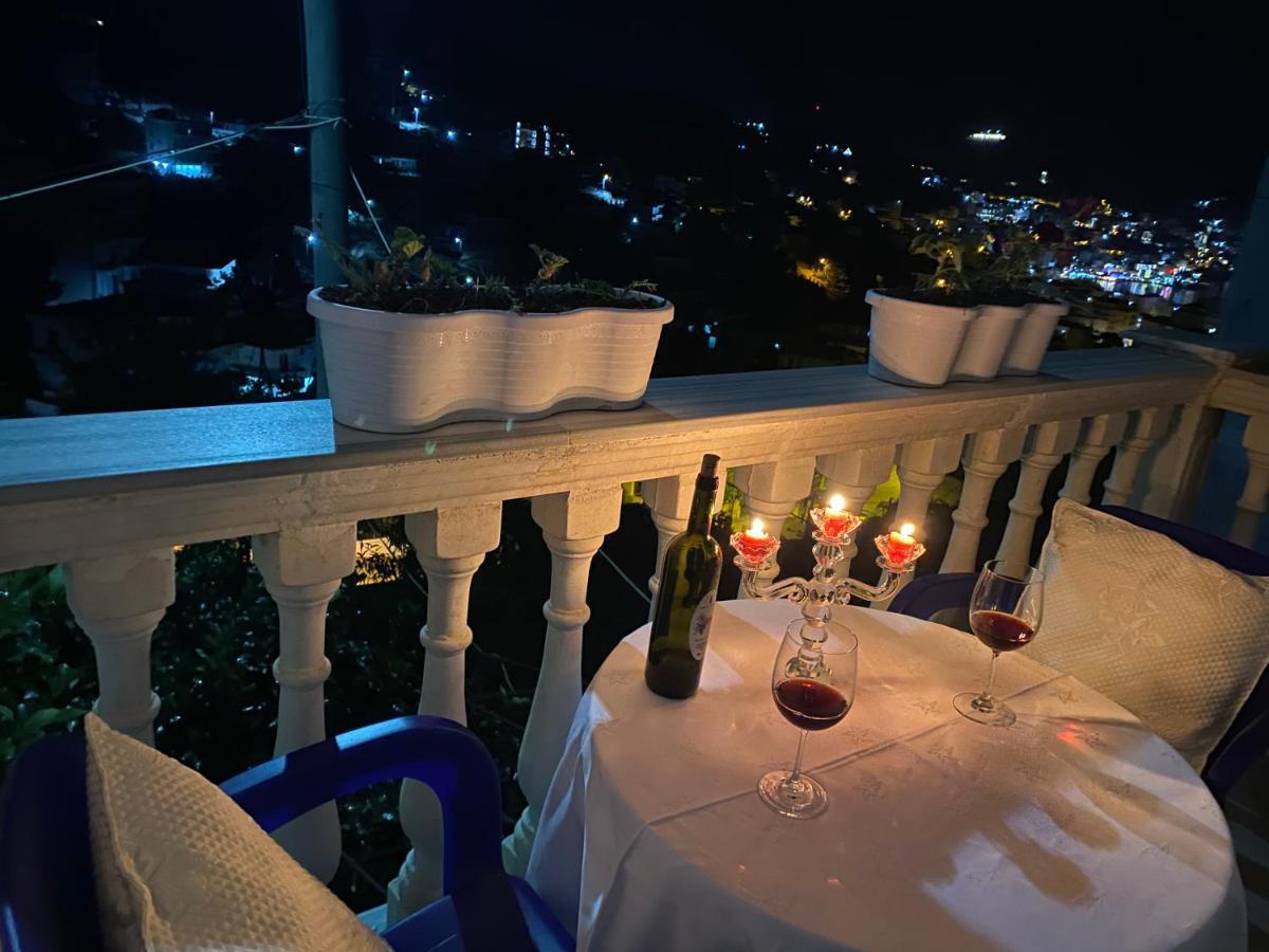 Vila Sinani Sarandë エクステリア 写真