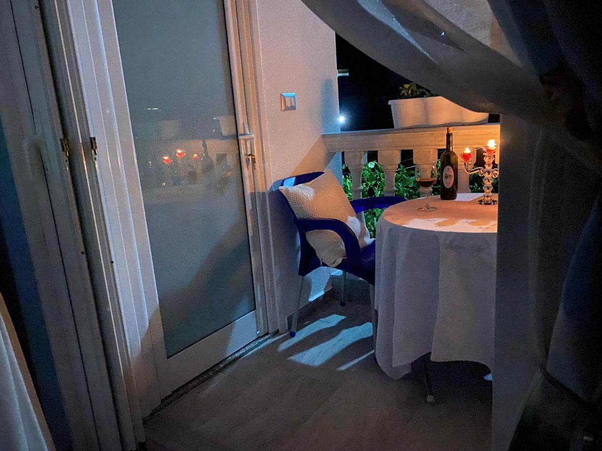 Vila Sinani Sarandë エクステリア 写真