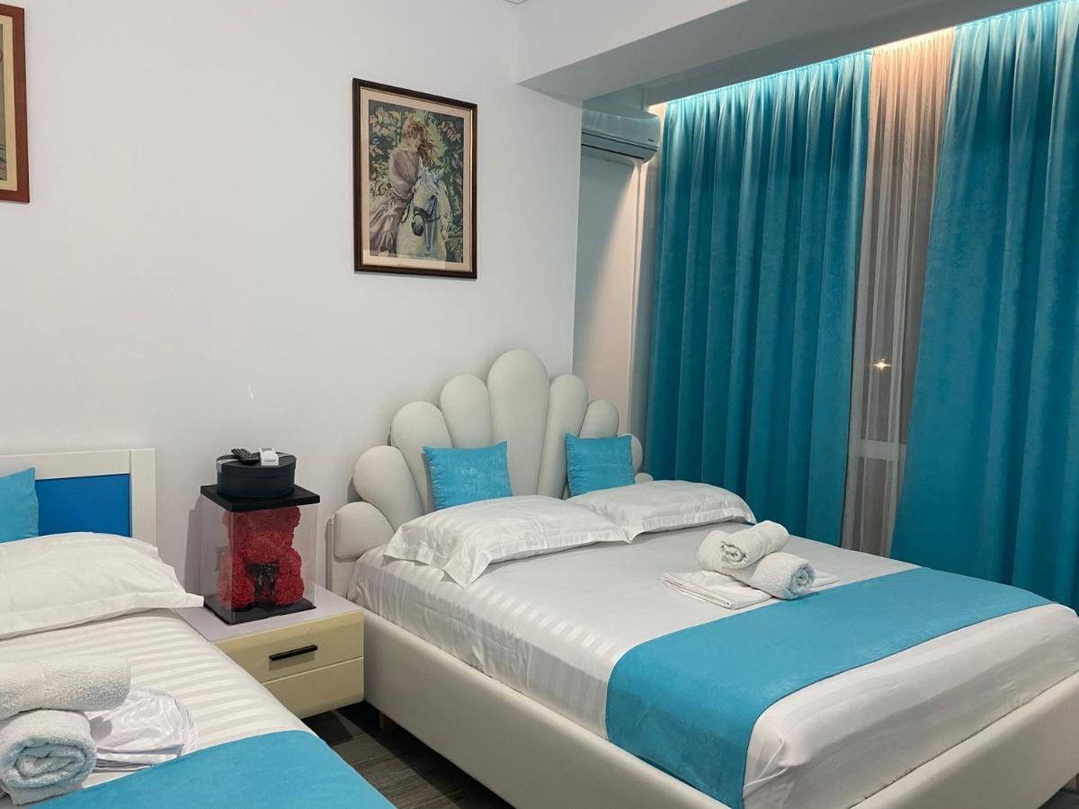 Vila Sinani Sarandë エクステリア 写真