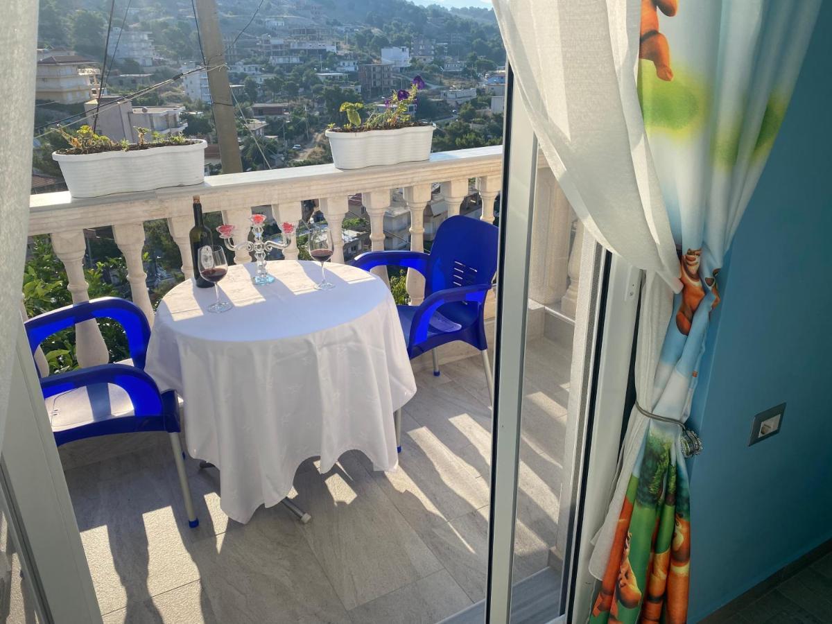 Vila Sinani Sarandë エクステリア 写真