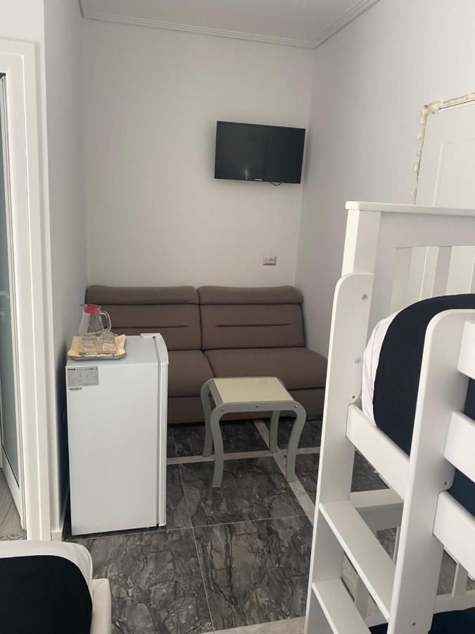 Vila Sinani Sarandë エクステリア 写真