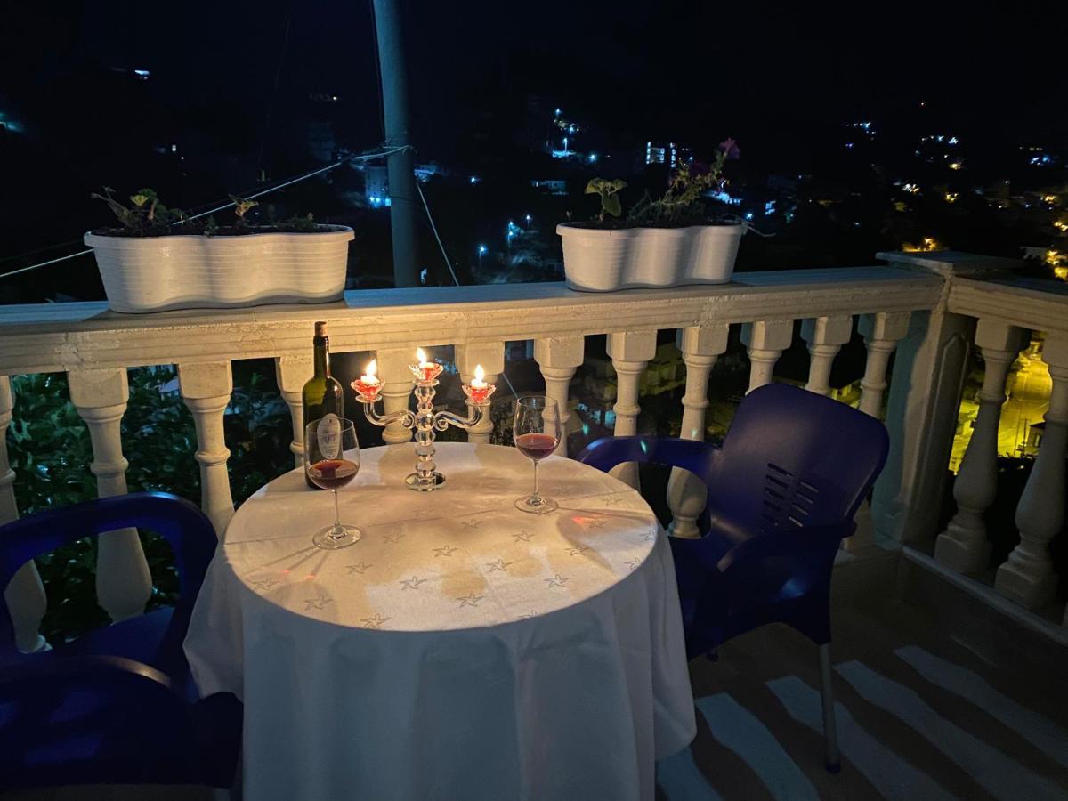 Vila Sinani Sarandë エクステリア 写真