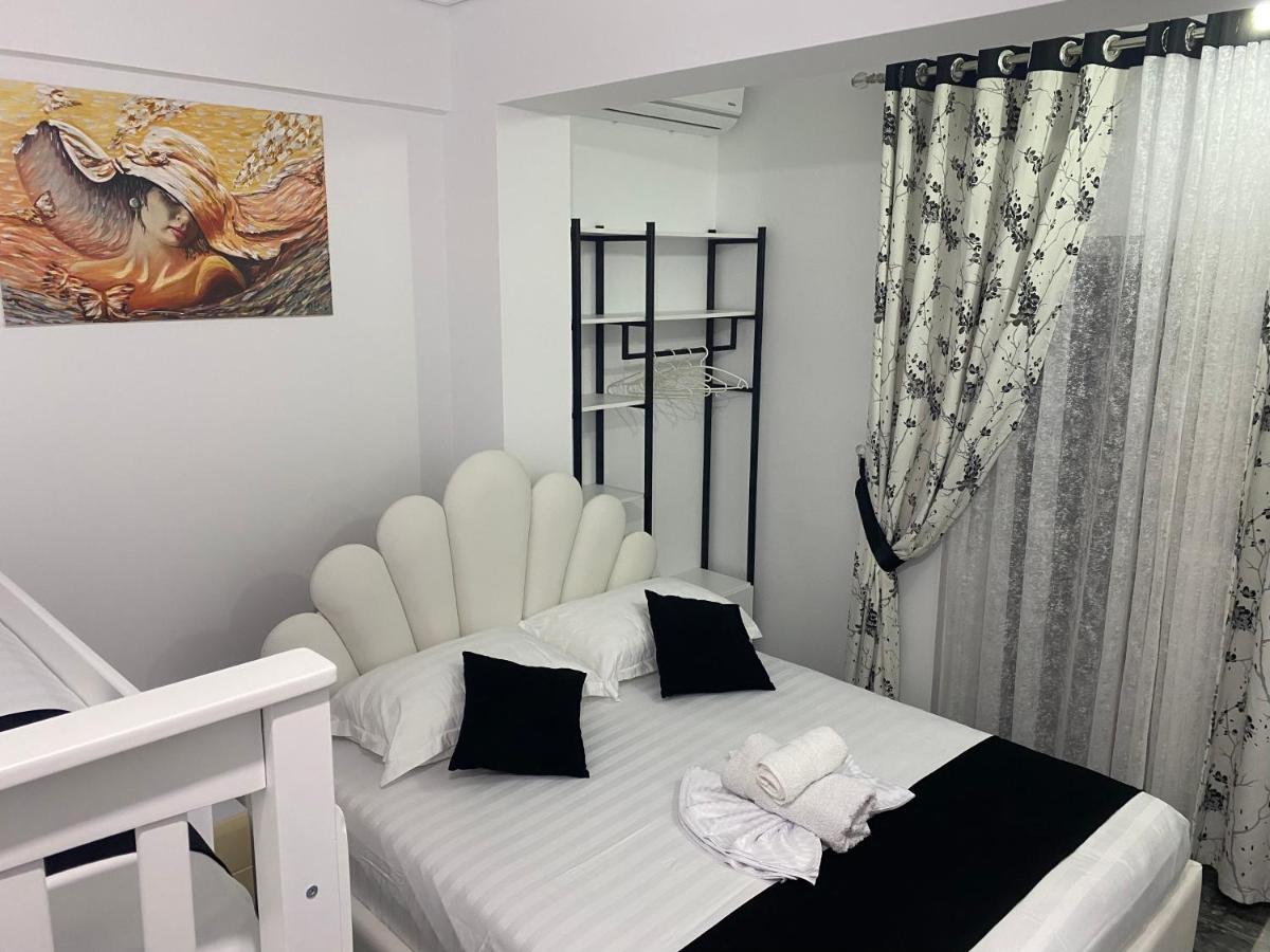 Vila Sinani Sarandë エクステリア 写真