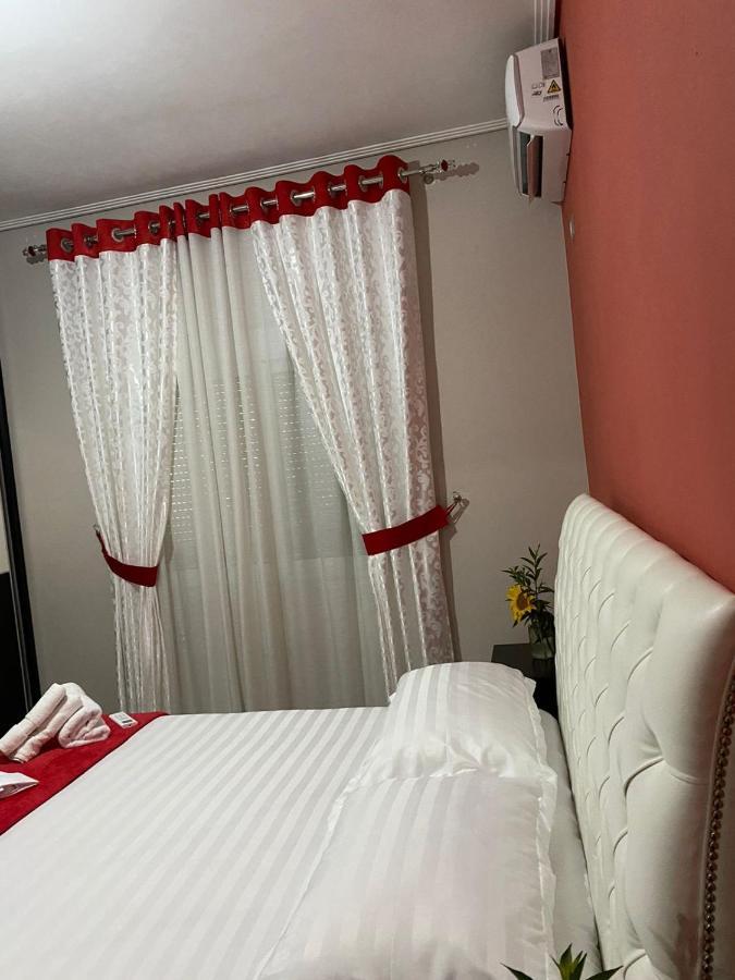 Vila Sinani Sarandë エクステリア 写真