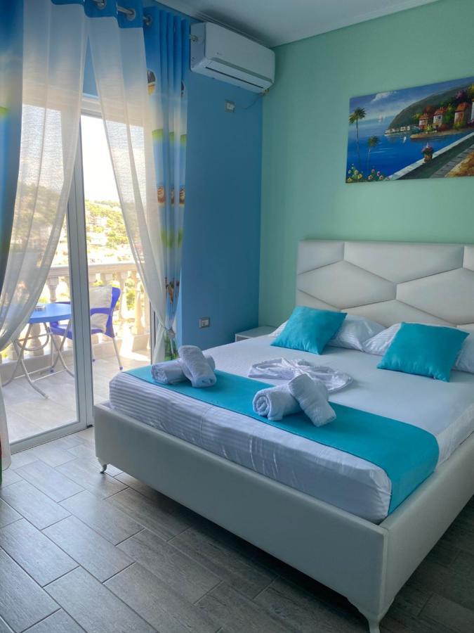 Vila Sinani Sarandë エクステリア 写真