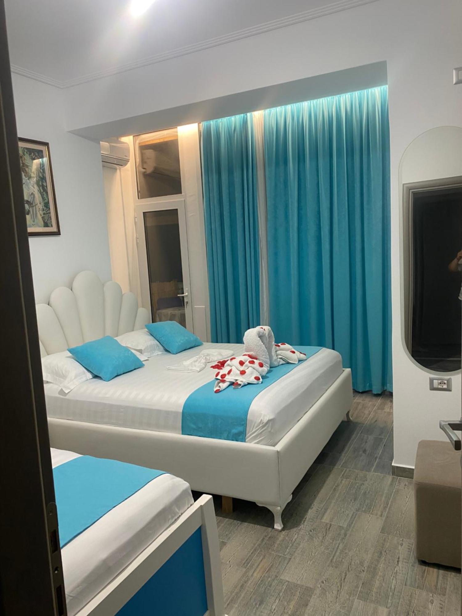 Vila Sinani Sarandë エクステリア 写真